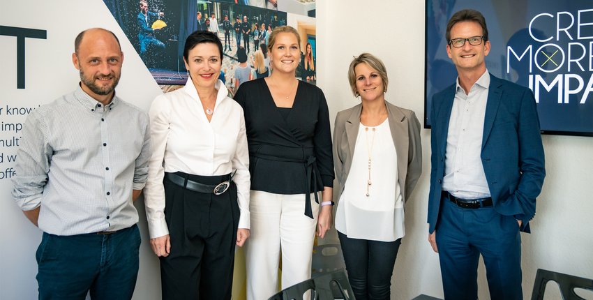 (De g. à dr.) : David Hrubi, chef de projet ; Netty Thines, administratrice déléguée ; Anne-Marie Loesch, head of business development & CSR de la Chambre de Commerce ; Marlène Gigant, adjointe à la direction et responsable qualité, et Carlo Thelen