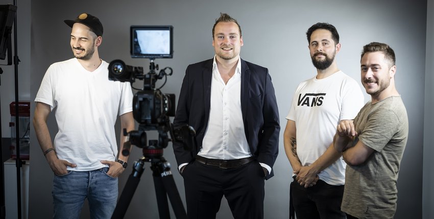 L’équipe Pulsa Pictures au complet (de g. à dr.) : Marc Simon, Georges Waringo, Marc Lazzarini et Steve Kugener
Autodidacte, Georges Waringo a découvert sa passion de l’audiovisuel en réalisant des courts et longs métrages amateurs avant de se l