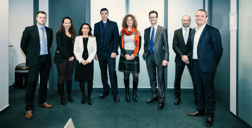 (De g. à dr.) Benoit Richard, business development manager, e-Kenz; Mathilde Nouvel, marketing officer, e-Kenz; Touria Sadi, service delivery manager, e.Kenz; Steve Breier, directeur administratif et financier, Chambre de Commerce; Amal Choury, fondatri