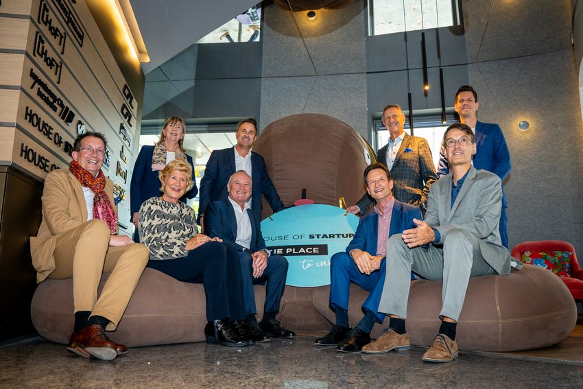 Xavier Bettel delving into the startup world at House of Startups