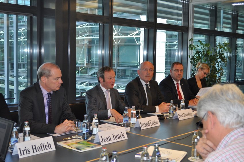 De g. à d.: Jean Junck, Fernand Ernster, Paul Emering, Roger Thoss, Sylvia Ridlespridge
