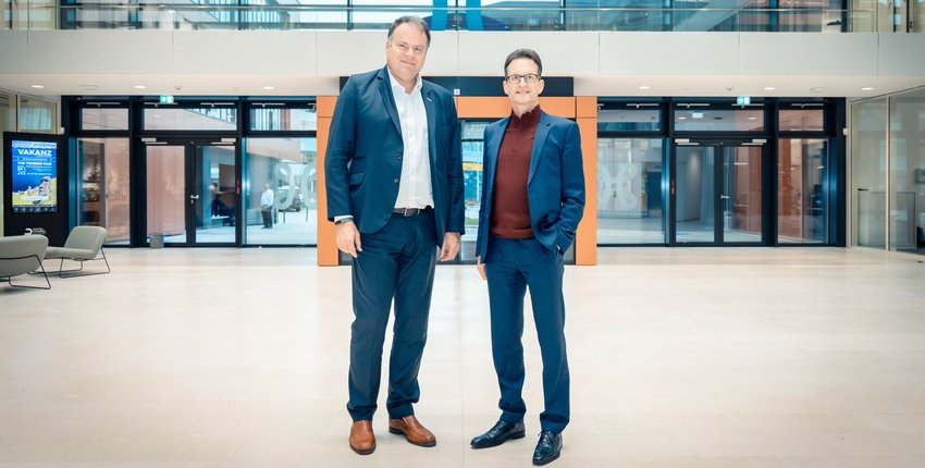 Gérard Hoffmann, CEO de Proximus Luxembourg (à g.) et Carlo Thelen, directeur général de la Chambre de Commerce
Proximus Luxembourg rassemble les marques commerciales Tango et Telindus sous une même bannière et emploie 700 collaborateurs
Les deux