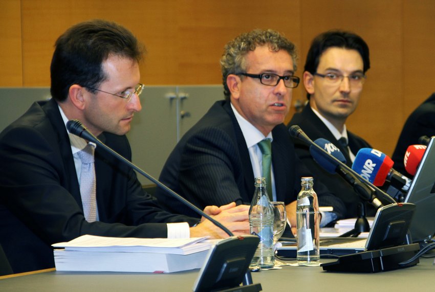 De g. à dr.: M. Carlo Thelen, membre du comité de direction et "chief economist" de la Chambre de Commerce, M. Pierre Gramegna, directeur général, M. Marc Wagener, conseiller économique