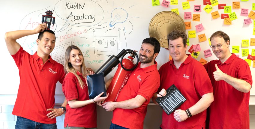 L’équipe de Kwan Academy, de gauche à droite : Vincent Tam, Clémence Fabre, Angelo Vai, Pierre Michea et Jean-Paul Gaumet.
Pierre Michea, fondateur de Kwan Academy, a plus de 15 ans d’expérience en coaching et conseil en financement de projets.