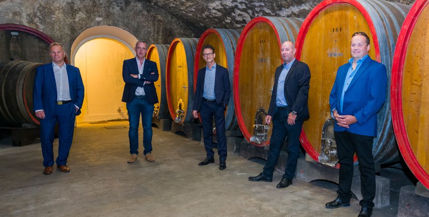 (De g. à dr.) Patrick Berg, directeur Domaines Vinsmoselle; Josy Gloden, président Domaines Vinsmoselle ; Carlo Thelen, directeur général de la Chambre de Commerce ; Serge Gales, premier vice-président et Paul Funck, vice- président Domaines Vinsmos