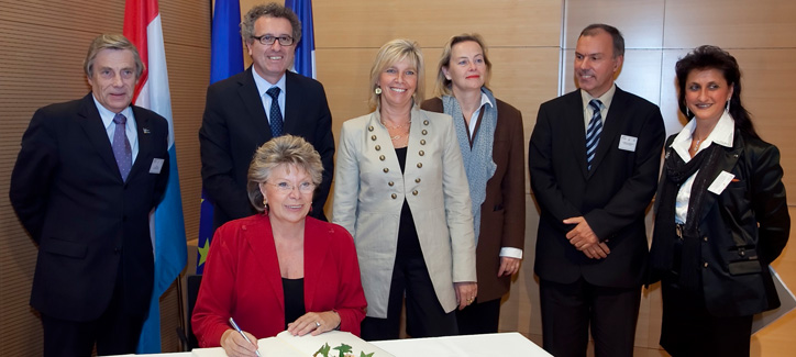 De g. à dr.: Philippe Suinen, administrateur général de l'Awex, Pierre Gramegna, directeur général de la Chambre de Commerce, Françoise Hetto-Gaasch, ministre des Classes moyennes et du Tourisme, Jacqueline Snijders, Assistant Director, EIM Business