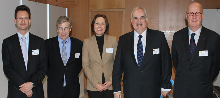 M. Carlo Thelen (Chambre de Commerce), M. Philippe Suinen (Agence Wallonnne à l’Exportation et aux Investissements étrangers)), Mme. Claire Tillekaerts (Flanders Investment & Trade), S.E.M. Jean-Jacques Welfring, M. Jacques Evrard (Brussels Invest & E