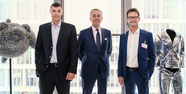Steve Breier, financial director Chamber of Commerce; Bob Kneip, CEO; Carlo Thelen, general director, Chamber of Commerce
264 specialists are employed by KNEIP working from 6 countries around the world: Luxembourg, United Kingdom, Germany, France, Belgiu