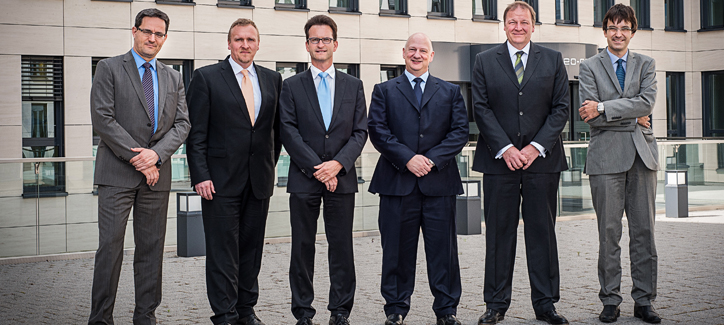 (V.l.n.r.): Patrick Ernzer (Chambre de Commerce), Christian Veit, stellvertretender Vorstandsvorsitzender Nord/LB, Carlo Thelen, Harry Rosenbaum, Vorstandsvorsitzender Nord/LB, Thorsten Schmidt und Marc Wagener (Chambre de Commerce).
Thorsten Schmidt, Mi